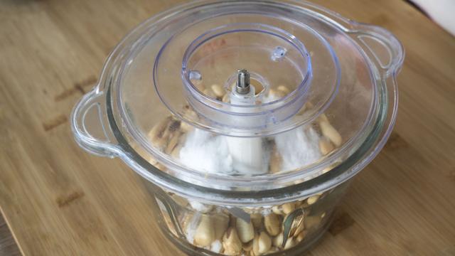 自制花生酱原来这么简单，只需3个步骤，香浓细腻，好吃无添加