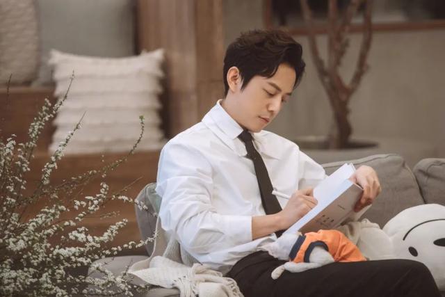 何炅和汪涵的两种人生，提醒所有人