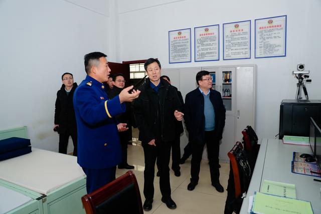 济南新材料产业园区管委会主任陈西武慰问梓东中队消防指战员