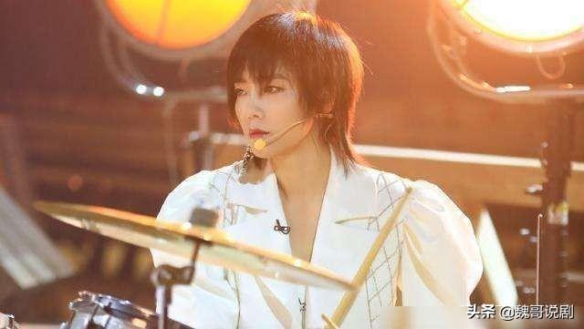 《乘风破浪的姐姐》许飞遭淘汰，含泪发长文告别姐姐们