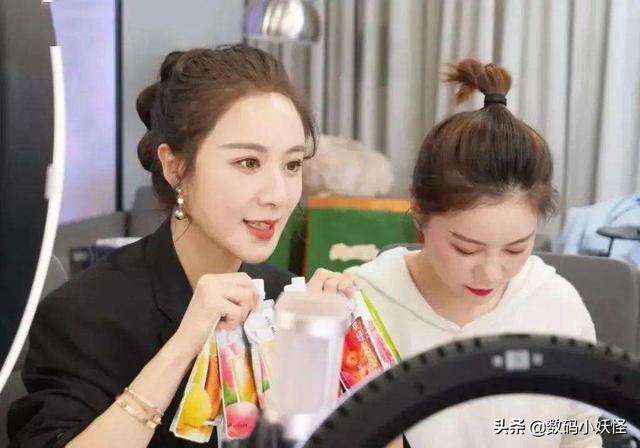 3小时3亿！66岁“带货女王”崛起，公司损失300亿