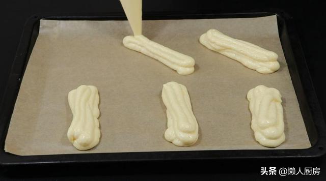 3个鸡蛋，一碗面粉，这个小吃比蛋糕的做法简单，老人小孩都爱吃