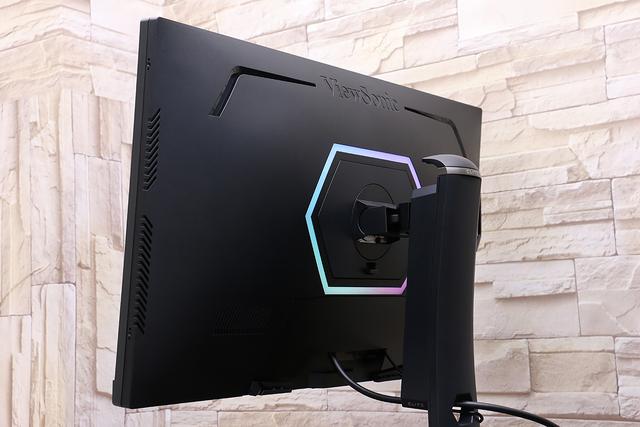 当 LG 1ms IPS 遇上 240Hz，优派 ELITE XG270 电竞显示器上手玩