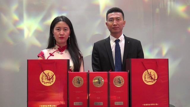毛铺苦荞酒助力“平凉宴8D放心厨房观摩暨婚纱秀”