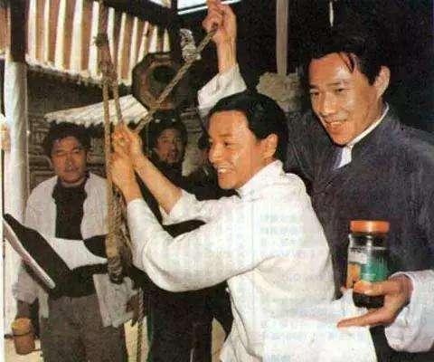 这些难得一见的片场照，保证有一大半你没见过