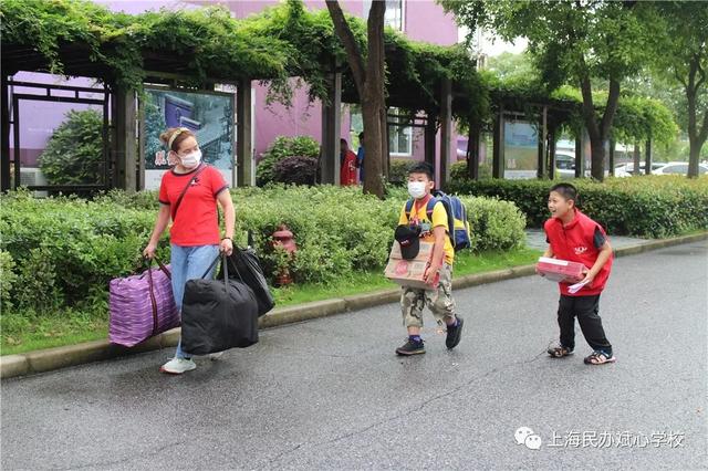 斌心学校“第六届伏羲体验营”和“首届功夫英语营”——开营了