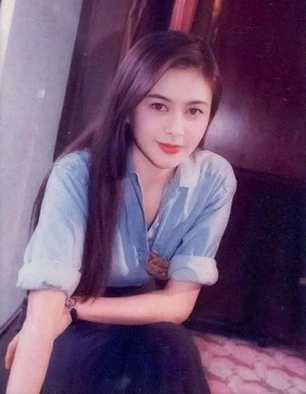 从“惯三”到“高尔夫球事件”，“老少通吃”的关之琳脸部变僵硬