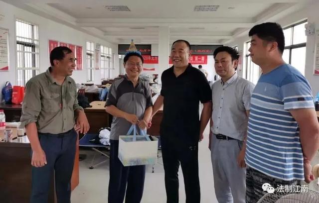 安徽芜湖：抗洪防汛 政法人在行动
