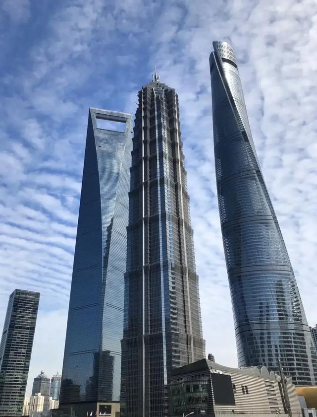 十年，M2从68万亿到209万亿翻了三倍，如此洪水猛