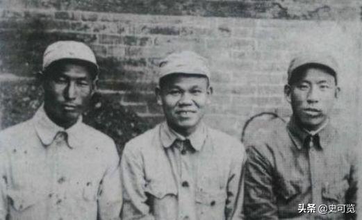 曾因抗日离家16年，当上司令后回乡寻母，发现白发老母当街乞讨