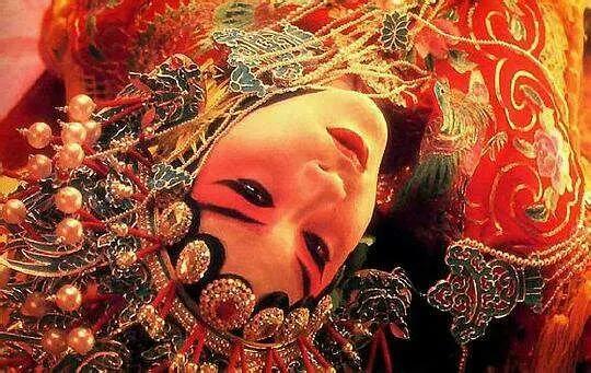 《霸王别姬》：蝶衣用一生扮演虞姬，终成转世