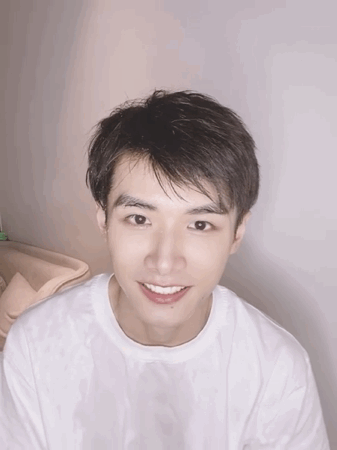 新剧没达到预期，赵弈钦连泼自己三杯水给于正