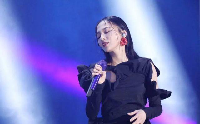 被公司勒索、亲妈压榨、好友欺骗，现实版樊胜