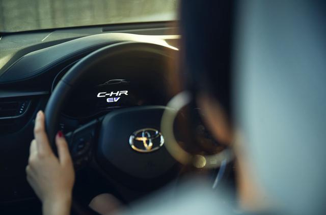 开启"触电"新生活，与广汽丰田纯电SUV C-HR EV一同进化