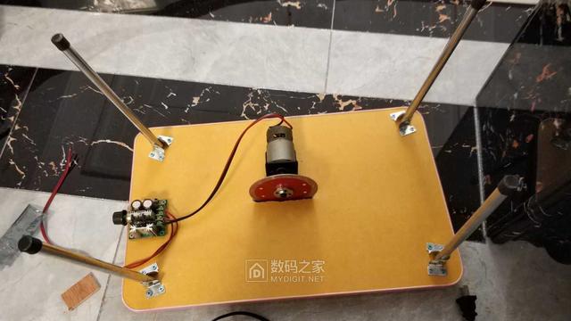 工仪达人：旧物利用40元DIY打造一台简易PCB台锯切割机