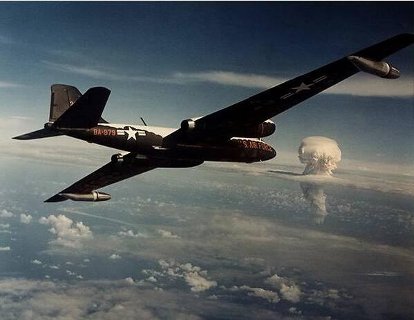 中国首款“太空无人机”：代号无侦8，能在大气层边缘“打水漂”