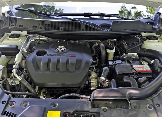 这款国产轿跑SUV颜值很高，价格一降再降，依然