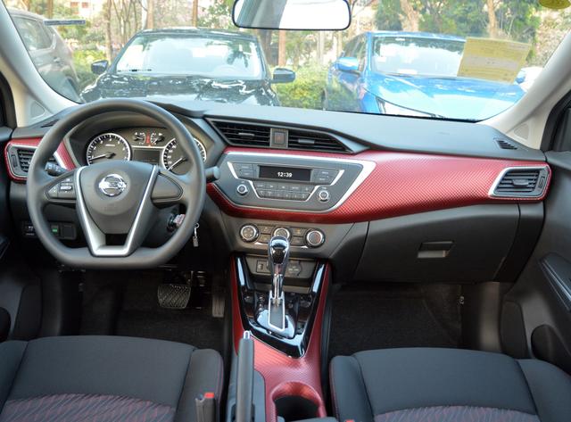 日产蓝鸟终究还是败了！比本田思域帅气，每公里4毛+国六，9.59W