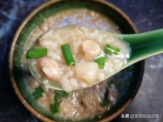 新花生上市，老泉州人就好这一口，花生咸粥，粉糯香甜，无敌美味