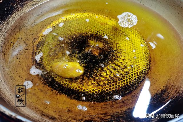 深夜放毒，适合来一道拔丝红薯，甜糯拉丝，孩子们吃得眉眼弯弯