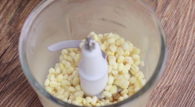 超好吃的绿豆糕，只要3种简单食材，香甜细腻入口即化，夏日必备