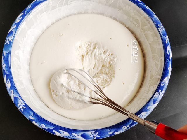 糯米早餐小饼，花2分钟，拌好面糊即成，软糯味美，冷了更香