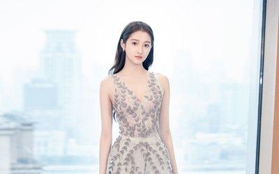 关晓彤艺考照被曝光！暴露真实身材，难怪鹿晗看上