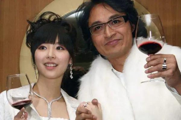 24岁未婚先孕，与影帝丈夫相爱10年分道扬镳，如