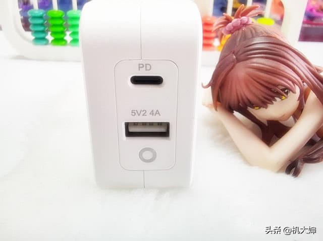 小米带火的氮化镓又多了一个选择：迪奥科PD65W充电头体验