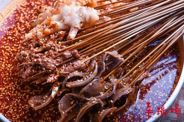 冷吃兔拍了拍“钵钵鸡”，乐山和自贡，谁是你们心里的Top1?