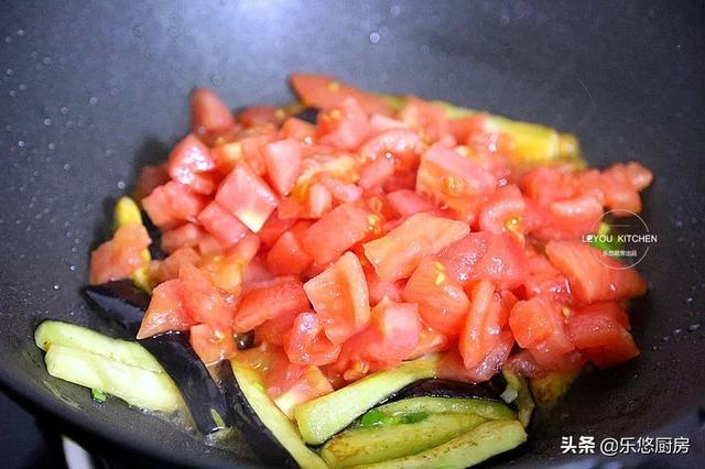 夏天最爱做的焖面，菜、面一锅出，比豆角焖面还入味