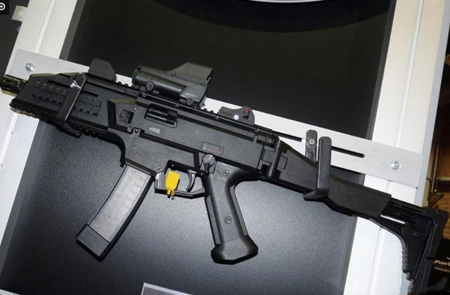 假如发生战争，下面4支枪你们会选哪把防身？军迷都会选第2把