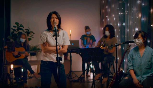 直播这么“俗”的事，被光脚的孙燕姿彻底终结了