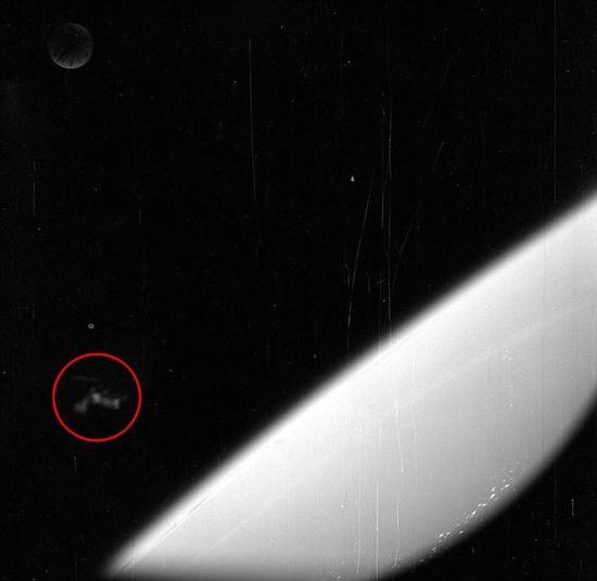 55年前的照片上发现UFO：外星人在监视美国？