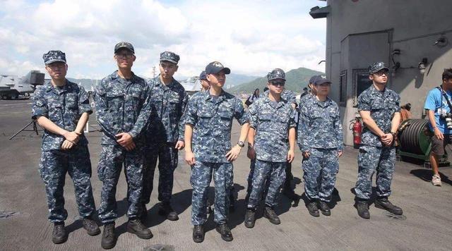 两名中国籍士兵被五角大楼开除，美国梦破碎，原因简直太可笑