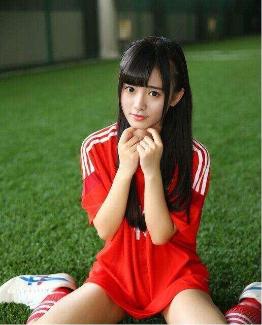 鞠婧祎也没多漂亮？一个表情让网友粉转路，其他明星敢做这动作？