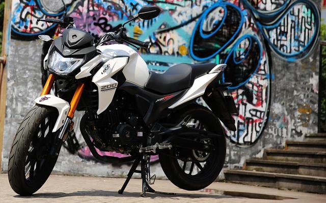 国产力帆运动街车，前后碟刹，座高775mm，单缸水