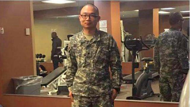 华裔高材生想入美籍，为美效忠2年，如今怎么样