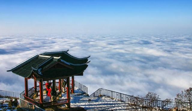 震撼！航拍四川名片峨眉山