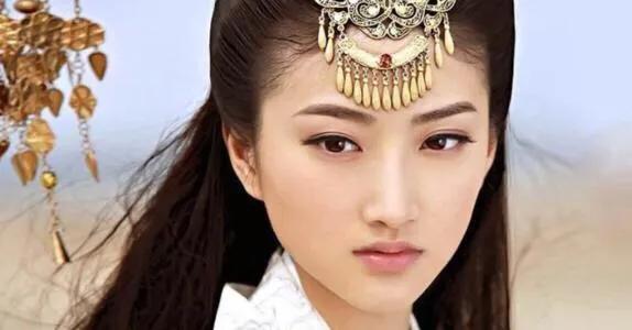 武则天出上联：“河里荷花，和尚掐去何人戴？