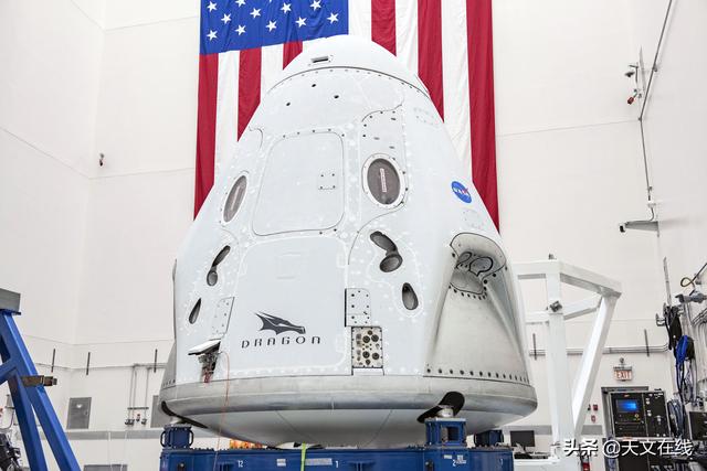 嘿，同學(xué)們！SpaceX和NASA想將你們的照片隨龍飛船2號(hào)一同發(fā)射