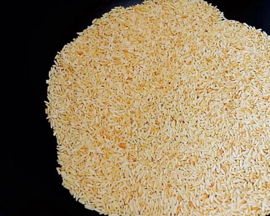家庭自制炒米，只需要大米一种食材，简单易操作，一起看看吧