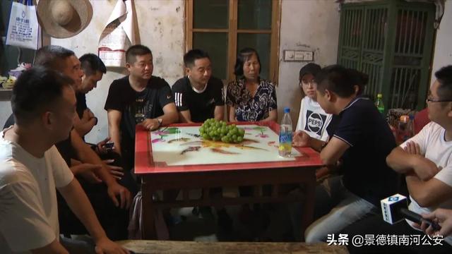 35个|一个女孩35个老兵爸爸 照顾女儿长大