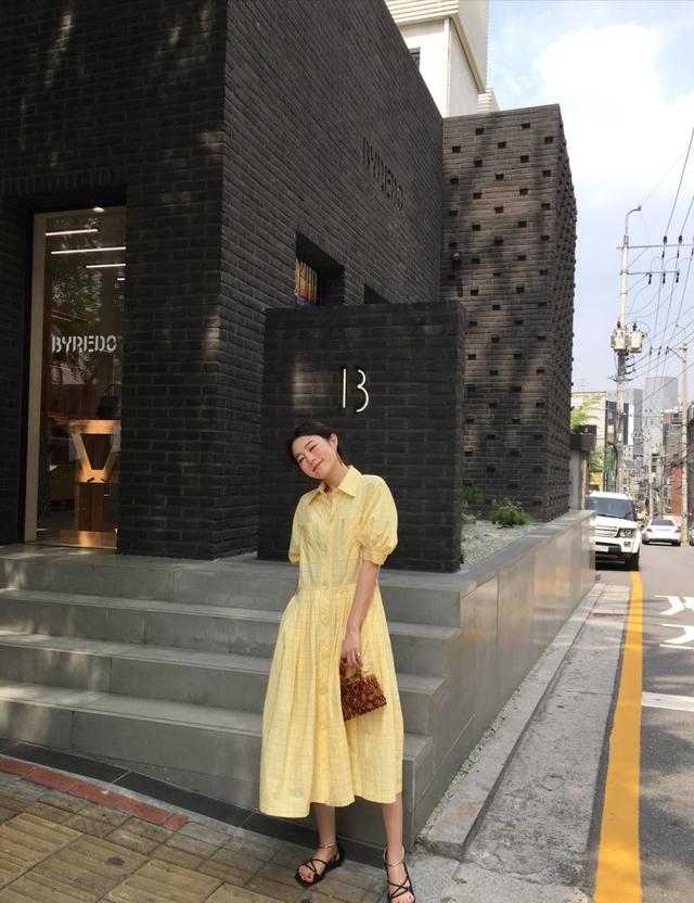 出门不知穿什么？十组显气质的穿搭模板，简约干净又百搭