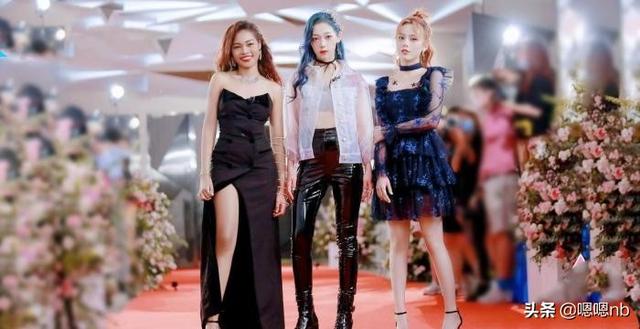 《创3》学员见家长要求盛装出席，希林坚持穿皮裤，陈卓璇厉害了