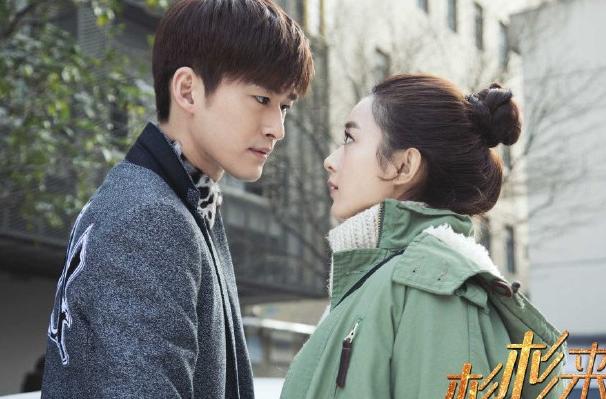 两人同是《杉杉来了》主演，今一人霸占荧屏，