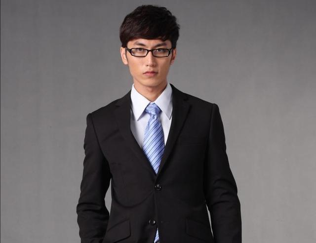 复旦高材生深圳5套房，却租住在城中村，同事：