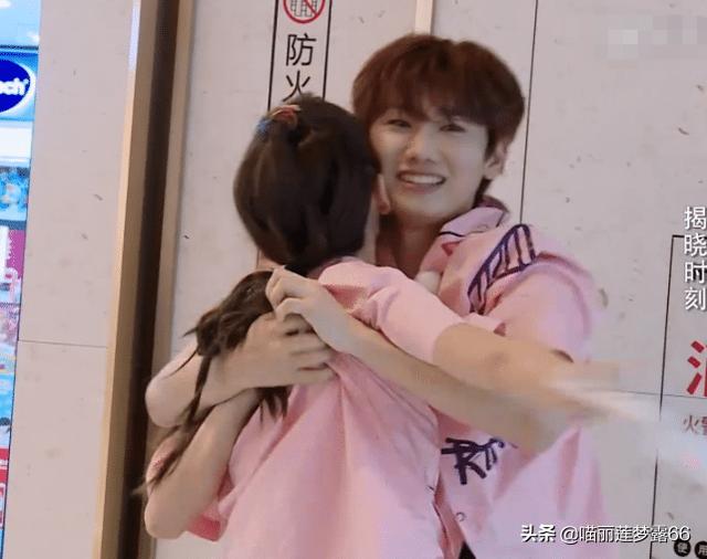 跑男：baby汪苏泷撕名牌，看到两人的架势和状态，黄晓明怎么忍？