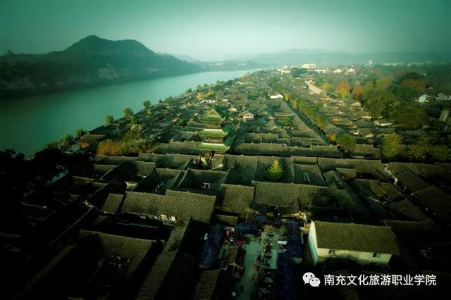 南充文化旅游职业学院 答考生问