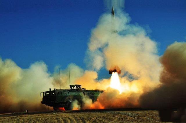 美3航母齐聚亚太秀肌肉？张召忠：就算来了也是